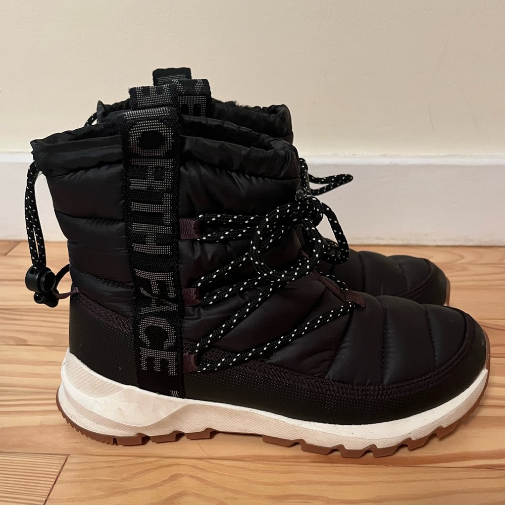 Women’s ThermoBall™ Lace Up Waterproof Boots size 7 in Black
